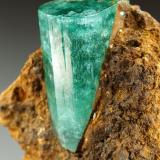 Beryl (variety emerald), Calcite<br />Gachalá mining district,  El Toro Mine, Municipio Gachalá, Eastern Emerald Belt, Cundinamarca Department, Colombia<br />38x44x30mm, xl=22x14mm<br /> (Author: Fiebre Verde)