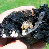 GoethitaSan Fernando Mine, Aireko Palaziua/Castillo del Inglés, Irun/Irún, Comarca Bajo Bidasoa, Guipúzcoa / Gipuzkoa, Basque Country (Euskadi), Spain12 cm por 7cm (Autor: canada)