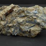 Cianita y Estaurolita<br />Alpe Sponda - Pizzo Forno, Valle Chironico, Leventina, Ticino (Tessin), Suiza<br />11 x 6 x 2 cm<br /> (Autor: Antonio Alcaide)