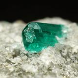 Beryl (variety emerald), Calcite, Pyrite<br />Chivor mining district, Municipio Chivor, Eastern Emerald Belt, Boyacá Department, Colombia<br />40x49x22mm, xl=16mm<br /> (Author: Fiebre Verde)