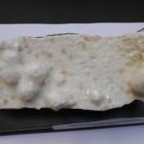Okenita, Girolita, Laumontita<br />Cantera Malad, Malad, Mumbai (Bombay), Distrito Mumbai, Maharashtra, India<br />17 x 6 x 6 cm<br /> (Autor: Antonio Alcaide)