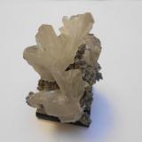 Cerusita<br />Mina Tsumeb, Tsumeb, Región Otjikoto, Namibia<br />5 x 3,5 x 3 cm<br /> (Autor: Antonio Alcaide)