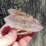 Quartz<br />Ceres, Warmbokkeveld Valley, Ceres, Valle Warmbokkeveld, Witzenberg, Cape Winelands, Western Cape Province, South Africa<br />Hands for size.<br /> (Author: Pierre Joubert)