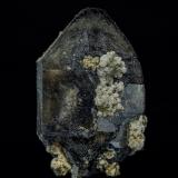 Quartz (variety smoky quartz), Albite<br />Mont Saint-Hilaire, La Vallée-du-Richelieu RCM, Montérégie, Québec, Canada<br />4.2 x 2.7 cm<br /> (Author: am mizunaka)