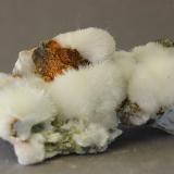 Desautelsita<br />Pozo Artinite, Arroyo Clear, Pico Picacho, Distrito New Idria, Montes Diablo, Condado San Benito, California, USA<br />44x24x14 mm<br /> (Autor: Juan Espino)