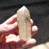 Quartz<br />Ceres, Warmbokkeveld Valley, Ceres, Valle Warmbokkeveld, Witzenberg, Cape Winelands, Western Cape Province, South Africa<br />Fingers for size<br /> (Author: Pierre Joubert)