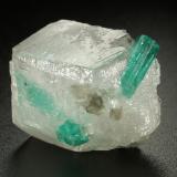 Beryl (variety emerald), Calcite, Dolomite<br />Muzo mining district, Western Emerald Belt, Boyacá Department, Colombia<br />25x23x21mm, main xl=12mm<br /> (Author: Fiebre Verde)