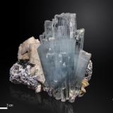 Beryl (variety aquamarine)<br />Shigar Valley, Shigar District, Gilgit-Baltistan (Northern Areas), Pakistan<br />79 X 70 mm<br /> (Author: Manuel Mesa)