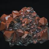 Quartz, Hematite<br />Florence Mine, Egremont, West Cumberland Iron Field, former Cumberland, Cumbria, England / United Kingdom<br />6.4 x 5.3 cm<br /> (Author: am mizunaka)