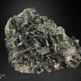 Epidote<br />Barranc de les Collades, Pantà d'Escales, Casterner de les Olles, Tremp, Comarca Pallars Jussà, Lérida / Lleida, Catalonia / Catalunya, Spain<br />130 X 94 mm<br /> (Author: Manuel Mesa)