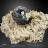 Fluorite, Calcite and Quartz<br />Shangbao Mine, Leiyang, Hengyang Prefecture, Hunan Province, China<br />123 x 85 mm<br /> (Author: Manuel Mesa)