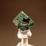 Malachite after Cuprite<br />Chessy-les-Mines, Les Bois d'Oingt, Villefranche-sur-Saône, Rhône, Auvergne-Rhône-Alpes, France<br />12 mm x 11 mm x 10 mm<br /> (Author: Don Lum)