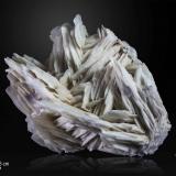 Barite and Fluorite<br />La Cabaña, Valdelmar, Berbes mining area, Berbes, Ribadesella, Comarca Oriente, Principality of Asturias (Asturias), Spain<br />129 x 101 mm<br /> (Author: Manuel Mesa)