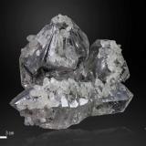 Quartz and Calcite<br />Emilio Mine, Obdulia vein, Caravia mining area, La Rubiera, Loroñe, Colunga, Comarca de la Sidra, Principality of Asturias (Asturias), Spain<br />100 X 88 mm<br /> (Author: Manuel Mesa)