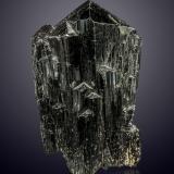 Ilvaite<br />Huanggang Mines, Hexigten Banner (Kèshíkèténg Qí), Chifeng (Ulanhad), Inner Mongolia Autonomous Region, China<br />50 X 34 mm<br /> (Author: Manuel Mesa)