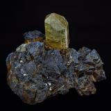 Fluorapatite, Hematite after Magnetite (variety martite)<br />Iron Springs District, Iron County, Utah, USA<br />5.1 x 4.0 cm<br /> (Author: am mizunaka)