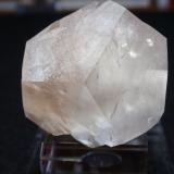 Calcita<br />Canteras de mármol, Estremoz, Distrito Évora, Región Alentejo, Portugal<br />35x30 mm<br /> (Autor: Ignacio)