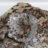 Ópalo (variedad hyalita)<br />Tarcal, Montes Eperjes-Tokaj, Borsod-Abaúj-Zemplén, Hungría<br />agregado vidrioso: 30x30 mm<br /> (Autor: Ramon A  Lopez Garcia)