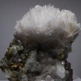 Escolecita<br />Aurangabad, Distrito Aurangabad, Maharashtra, India<br />13 x 10 cm<br /> (Autor: Ricardo Fimia)