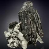 Hübnerite<br />Mundo Nuevo mining area, Mundo Nuevo, Huamachuco, Sánchez Carrión Province, La Libertad Department, Peru<br />73 x 88 mm<br /> (Author: Manuel Mesa)