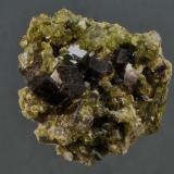 Epidota y Grossularia (Grosularia)<br />Marki Khel, Cordillera Spin Ghar, Distrito Khogyani, Provincia Nangarhar, Afganistán<br />6 x 4 cm<br /> (Autor: Ricardo Fimia)