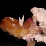 Fluorite, CalciteMina Minerva I, Grupo Ozark-Mahoning, Sub-Distrito Cave-in-Rock, Condado Hardin, Illinois, USA135 mm x 100 mm x 79 mm (Author: Don Lum)