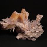 Fluorite, CalciteMina Minerva I, Grupo Ozark-Mahoning, Sub-Distrito Cave-in-Rock, Condado Hardin, Illinois, USA135 mm x 100 mm x 79 mm (Author: Don Lum)