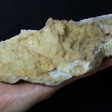CalcitaPedrera Sansón, Santa Creu d'Olorda, Serra de Collserola, Sant Feliu de Llobregat, Comarca Baix Llobregat, Barcelona, Cataluña / Catalunya, España20 x 10 x 6 cm (Autor: karbu8)