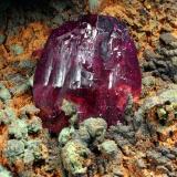 Roselite<br />Bou Azzer mining district, Drâa-Tafilalet Region, Morocco<br />Cristal 1,1 cm<br /> (Author: Enrique Llorens)