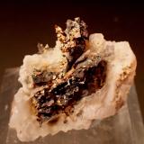 Gold<br />Black Diamond Mine, Sugarloaf summit, Klamath Mts., West Shasta Copper-Zinc District, Shasta Co., California, USA<br />25 mm x 17 mm x 17 mm<br /> (Author: Don Lum)