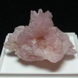 Cuarzo (variedad rosa)<br />Mina Santa Rosa, Itambacuri, Vale do Rio Doce, Minas Gerais, Brasil<br />50x35 mm<br /> (Autor: Ignacio)
