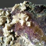 Fluorita, Dolomita, Calcita y Pirita<br />Mina Moscona, El Llano, Solís, Corvera de Asturias, Comarca Avilés, Principado de Asturias (Asturias), España<br />11 x 8 cm<br /> (Autor: Javi Llamazares)