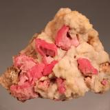 Rhodochrosite, QuartzGrupo Mina Sunnyside (Mina American Tunnel), Pico Bonita, Gladstone, Distrito Eureka, Condado San Juan, Colorado, USA95mm x 80mm x 42mm (Author: Don Lum)