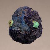 Malachite after Cuprite, Azurite<br />Chessy-les-Mines, Les Bois d'Oingt, Villefranche-sur-Saône, Rhône, Auvergne-Rhône-Alpes, France<br />3.7 x 3.0 x 2.9 cm<br /> (Author: Don Lum)