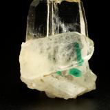 Beryl (variety emerald), Quartz, Calcite<br />Peñas Blancas Mine, Municipio San Pablo de Borbur, Western Emerald Belt, Boyacá Department, Colombia<br />33x43x20mm, main xl=11mm<br /> (Author: Fiebre Verde)