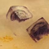Fluorita<br />Distrito Namakwa (Namaqualand), Provincia Septentrional del Cabo, Sudáfrica<br />3,5 x 3 x 1 cm<br /> (Autor: Antonio Alcaide)