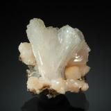 StilbiteCarretera Neer, Goble, Condado Columbia, Oregon, USA1.8 x 2.0 cm (Author: crosstimber)