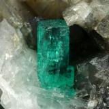 Beryl (variety emerald), Calcite, Pyrite<br />Muzo mining district, Western Emerald Belt, Boyacá Department, Colombia<br />27x37x35mm, main xl=7mm<br /> (Author: Fiebre Verde)