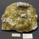 Fluorite<br />Segen Gottes Mine, Gersdorf, Roßwein, Freiberg District, Erzgebirgskreis, Saxony/Sachsen, Germany<br />25 cm x 20 cm<br /> (Author: Thomas Uhlig)