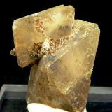 CelestinaConcesión Minerama II, Urbanización Puente Tablas, Jaén ciudad, Jaén, Comarca Metropolitana de Jaén, Andalucía, EspañaCristal mayor: 1,5 x 2 x 2 cm. cristal menor: 1 x 1,5 x 1,8 cm. (Autor: Felipe Abolafia)