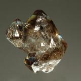 QuartzMina Smoky Mountain Crystal, Ashland, Condado Schuylkill, Pennsylvania, USA2.4 x 2.6 cm (Author: crosstimber)