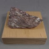 Breithauptita con Niquelina<br />Mina Nipissing, Pozo 73, Coleman, Zona Cobalt, Región Cobalt-Gowganda, Distrito Timiskaming, Ontario, Canadá<br />4,5 x 2,5 x 2,5 cm<br /> (Autor: J. G. Alcolea)