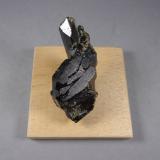 Ferberita<br />Minas da Panasqueira, Aldeia de São Francisco de Assis, Covilhã, Castelo Branco, Cova da Beira, Centro, Portugal<br />7,5 x 4,8 x 3,8 cm.<br /> (Autor: J. G. Alcolea)
