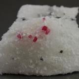 Espinela<br />Luc Yen, Provincia Yenbai, Vietnam<br />36x28x20 mm.<br /> (Autor: Juan Espino)