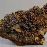 PlumbojarositaMina Serra da Mina, Cercal, Santiago do Cacém, Distrito Setúbal , Región Área Metropolitana de Lisboa, Portugal46x26x18 mm (Autor: Juan Espino)