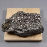 Siegenita<br />Mina Buick, Bixby, Distrito Viburnum Trend, Condado Iron, Missouri, USA<br />8 x 4,5 cm.<br /> (Autor: J. G. Alcolea)