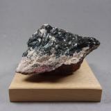 Berzelianita<br />Mina Bukov, Depósito Roná, ďár nad Sázavou, Región Vysočina, Moravia, República Checa<br />8,5 x 5,5 x 4,2 cm.<br /> (Autor: J. G. Alcolea)