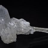 Quartz<br />Shangbao Mine, Leiyang, Hengyang Prefecture, Hunan Province, China<br />8.2 x 4.8 cm<br /> (Author: am mizunaka)