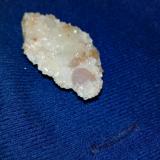 Fluorita sobre Calcita<br />Cantera Casablanca, Lloma Alta, Les Boqueres, San Vicente del Raspeig/Sant Vicent del Raspeig, Comarca Campo de Alicante, Alicante / Alacant, Comunidad Valenciana / Comunitat Valenciana, España<br />Cristal de Fluorita de 8mm<br /> (Autor: srm13151)