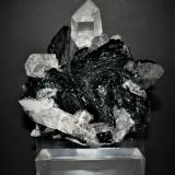 Hematite and Quartz<br />Jinlong Hill, Longchuan, Heyuan Prefecture, Guangdong Province, China<br />60mm x 60mm x 40mm<br /> (Author: Philippe Durand)